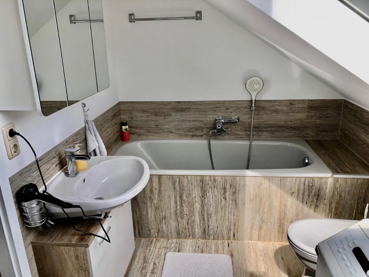 Gaestezimmer Beate Und Ferienwohnung Rheda Wiedenbrueck المظهر الخارجي الصورة